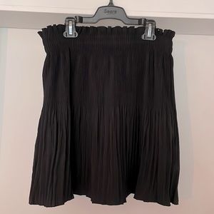 🌙3 FOR $20 
H&M high waist pleated  skirt - m/l